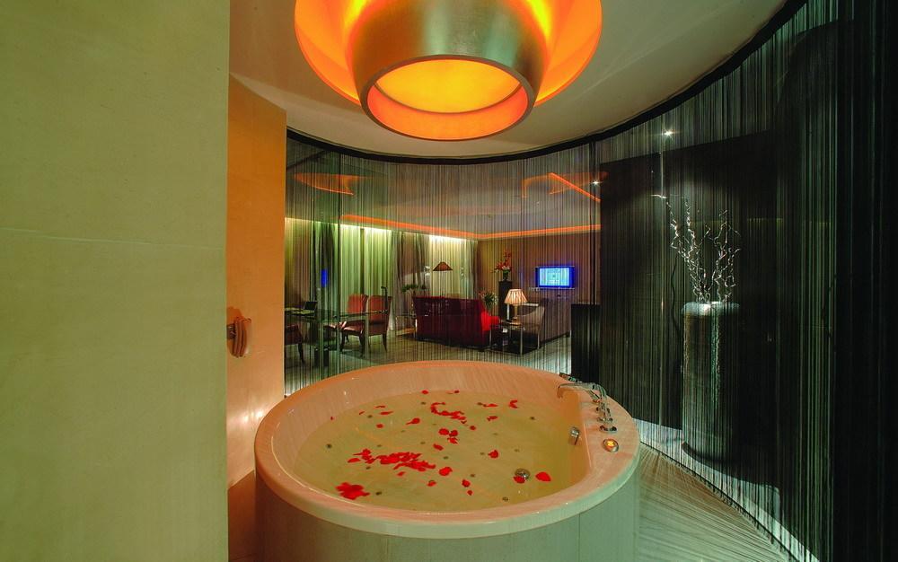 Logosun Hotel Wuhan Exterior foto